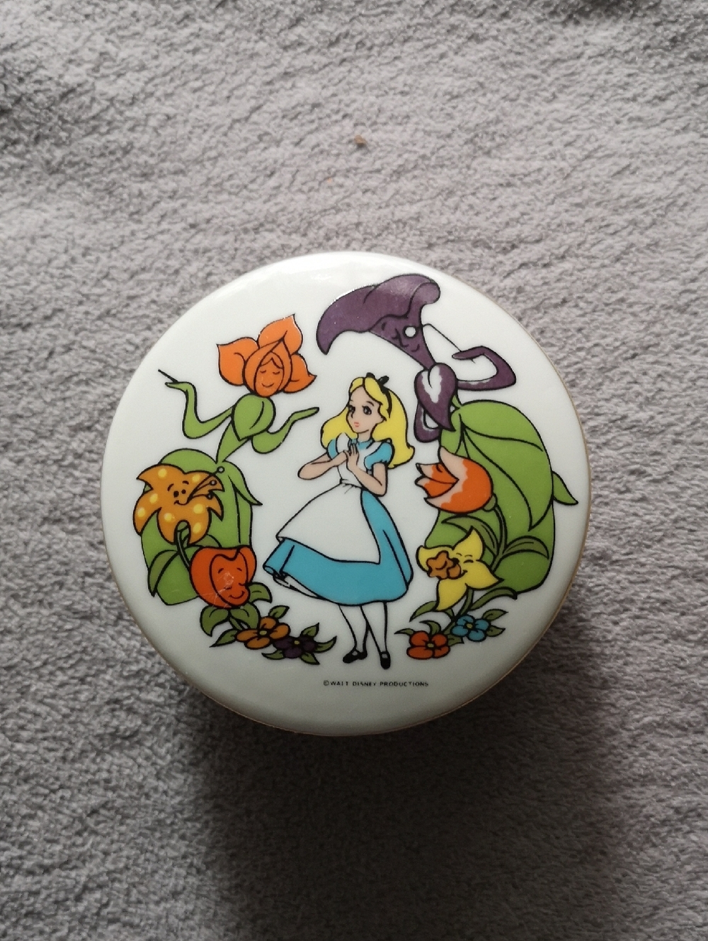 Fantastic Vintage Alice in Wonderful Footed Trinket Dish Walt Disney Productions